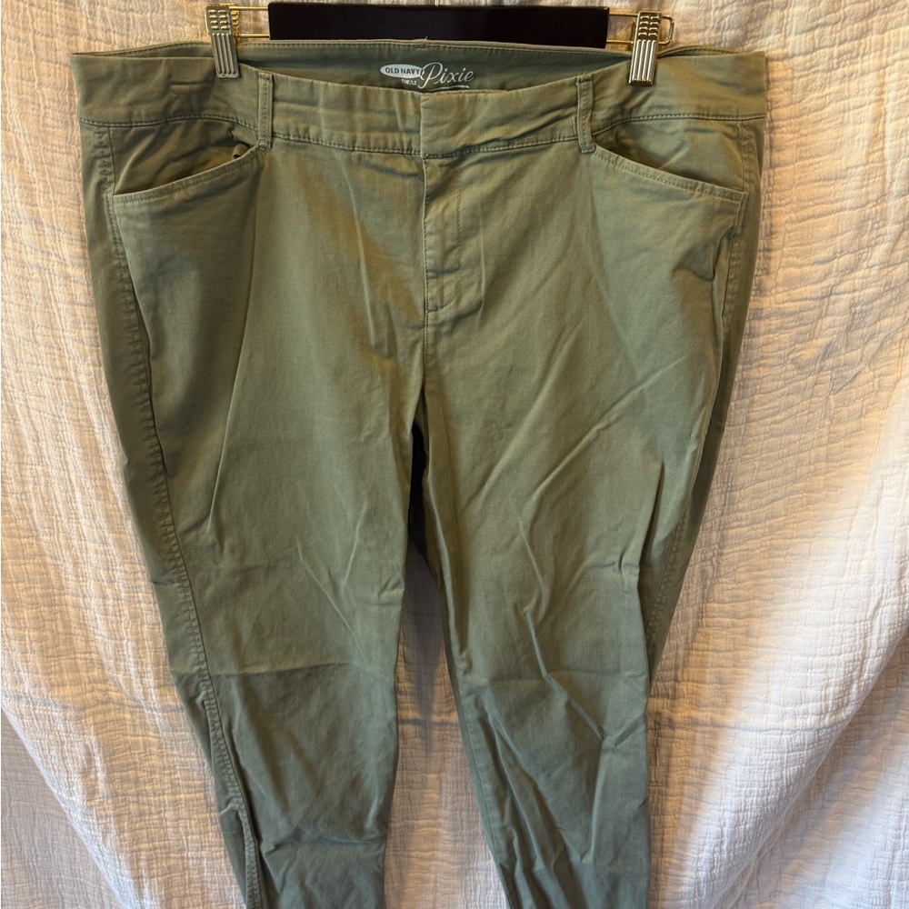 Old Navy Women's Olive Pixie Pants